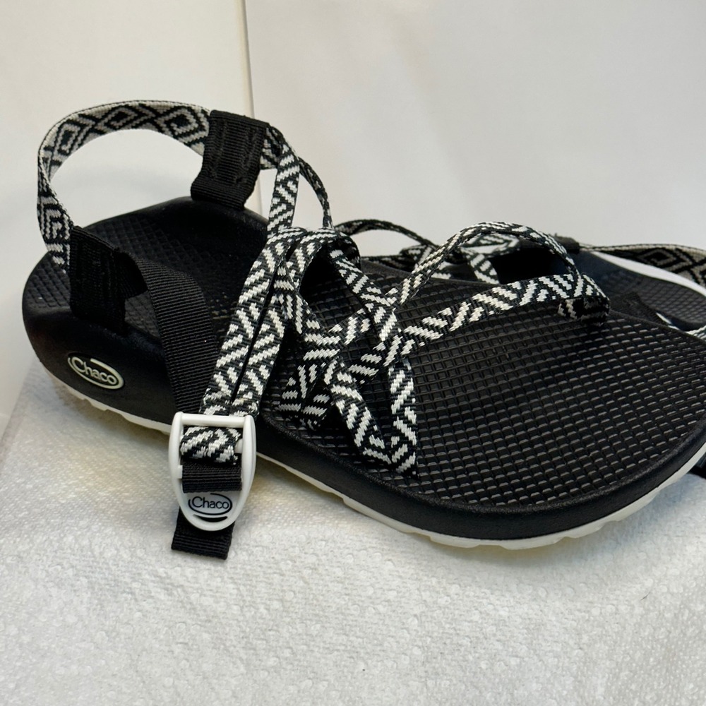 Chaco Z Cloud 2 Sandals Womens 10 Black White Geometric Strappy J106094 Excellen